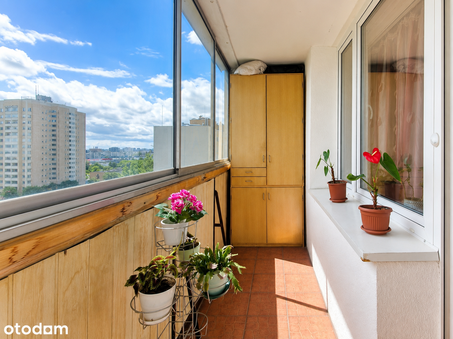 Słoneczny balkon z widokiem na Gocław
